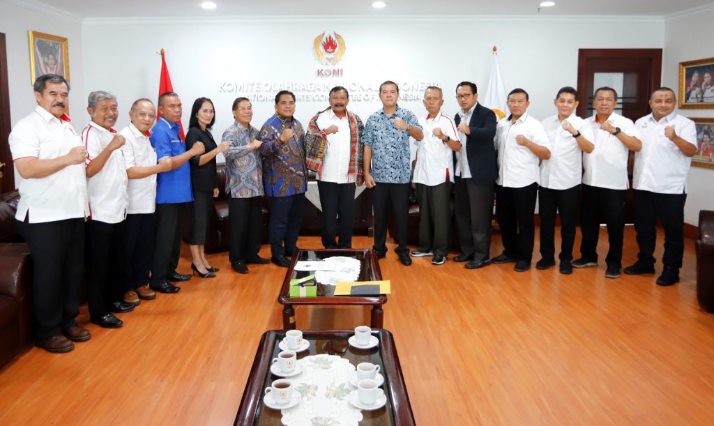 Wakil I Ketua Umum KONI Pusat Terima Kunjuangan Kerja Komisi E DPRD Provinsi Sumatra Utara bahas persiapan PON XXI