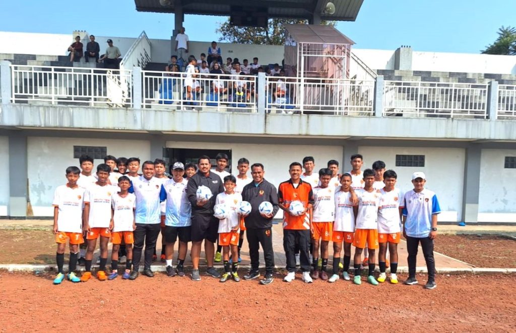 KONI Pusat Dukung Distribusi Bola dari FIFA ke&nbsp;SSB