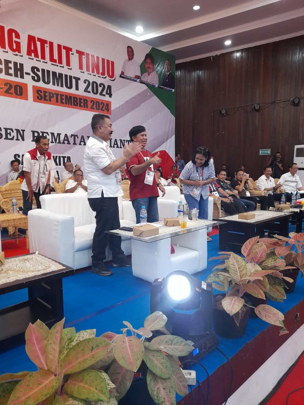 Ellyas Pical & Jeka Saragih Hebohkan Pertandingan Tinju di Pematang Siantar